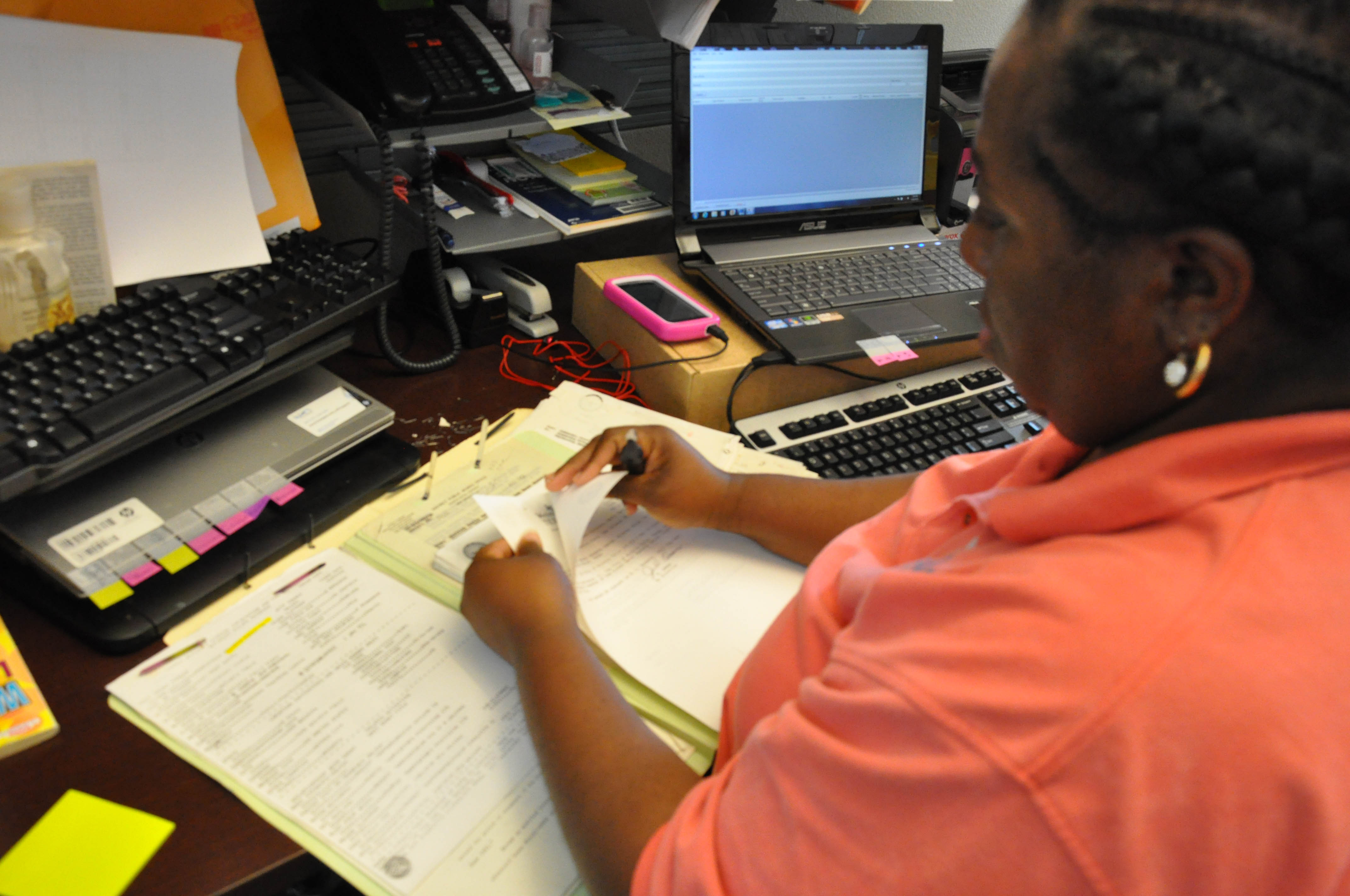 A client sends a security questionnaire: how FDEs use SOC 2 and ISO 27001 to get through review